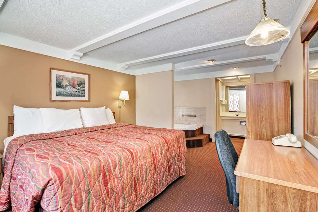 Knights Inn Charleston West Virginia Стая снимка