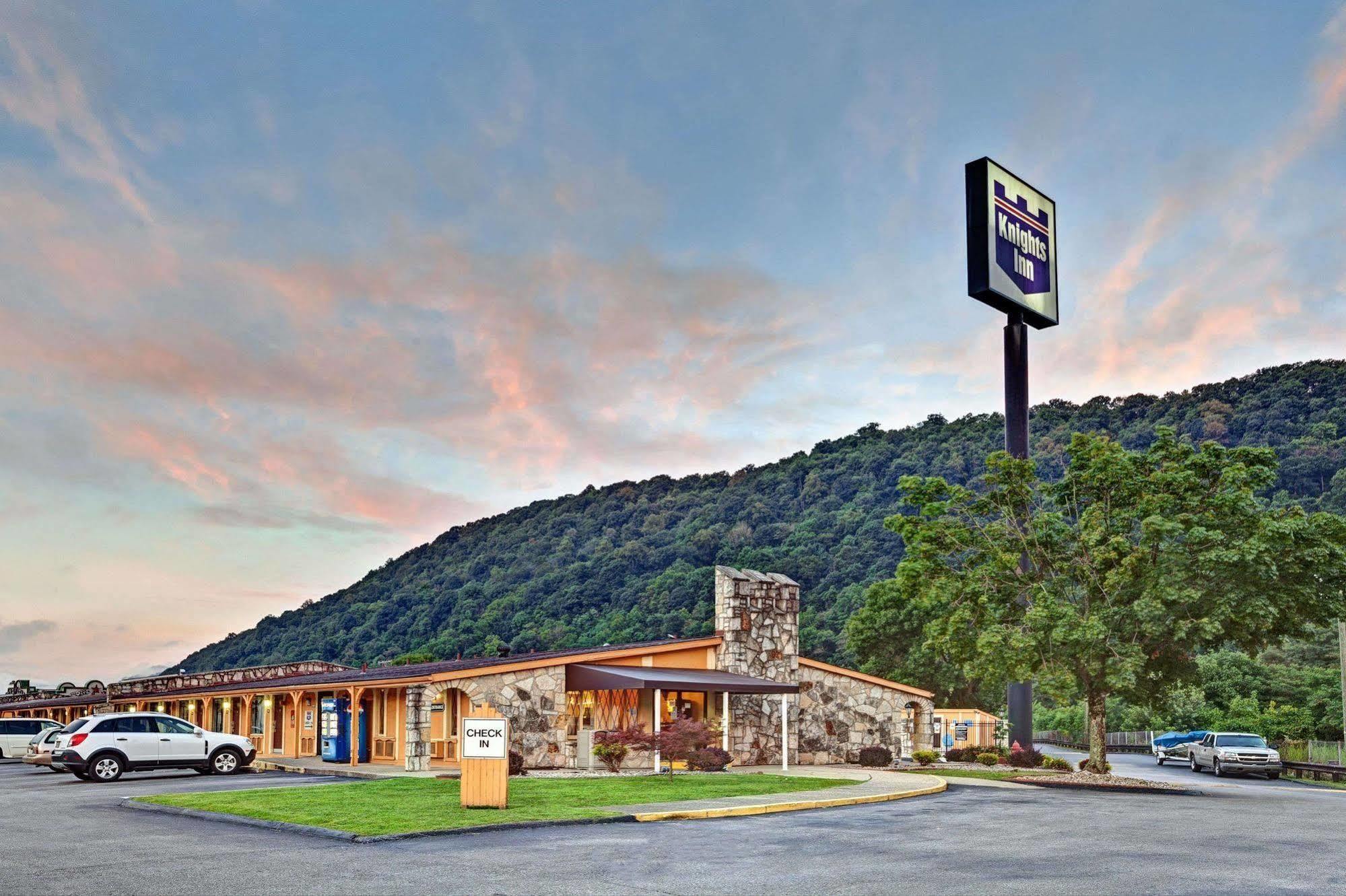 Knights Inn Charleston West Virginia Екстериор снимка