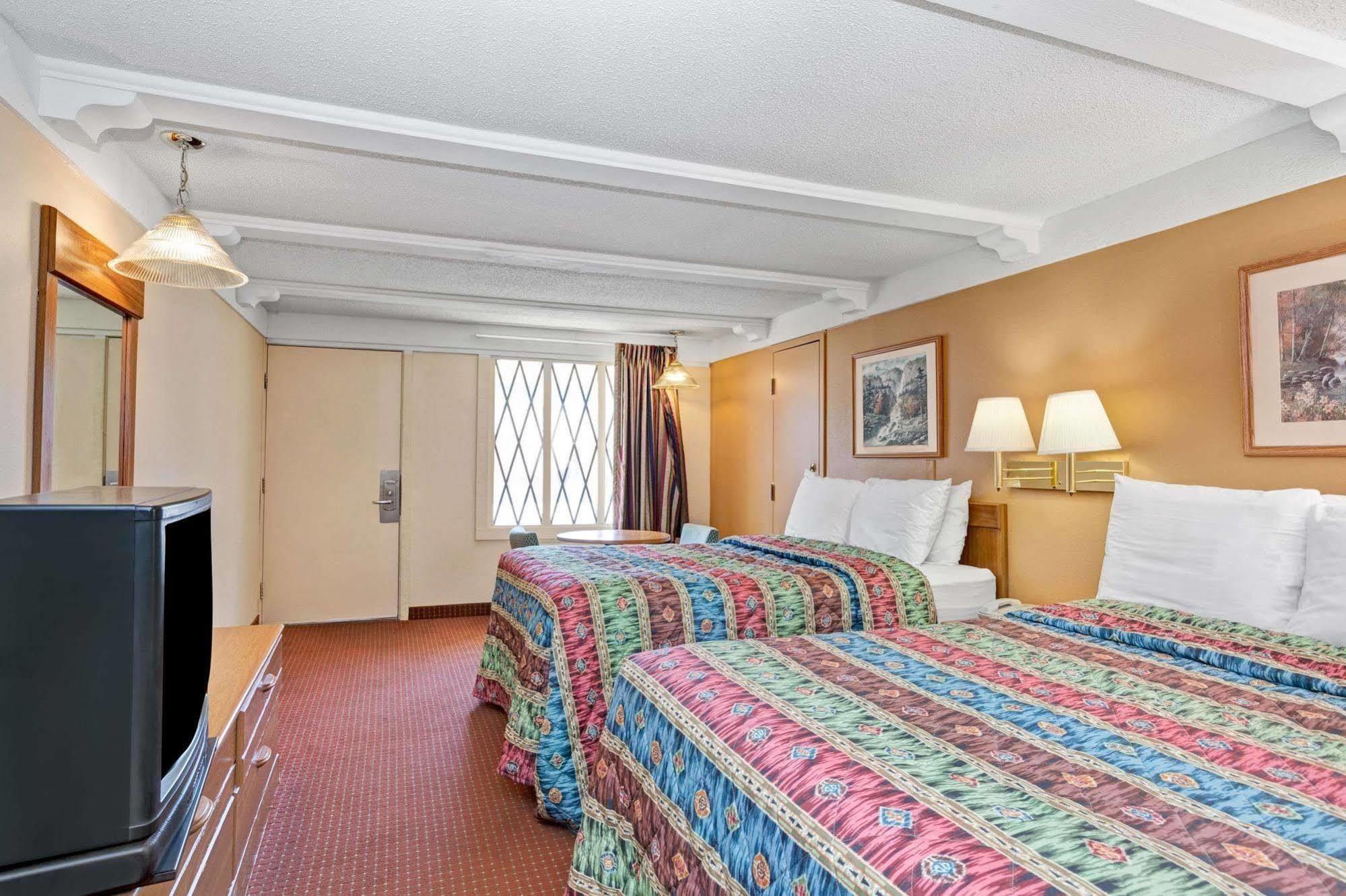 Knights Inn Charleston West Virginia Екстериор снимка